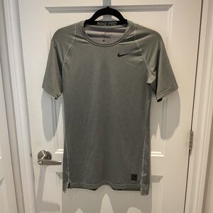 Men’s Nike Pro Dry fit t-shirt
